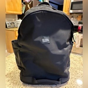 Lululemon everywhere backpack
